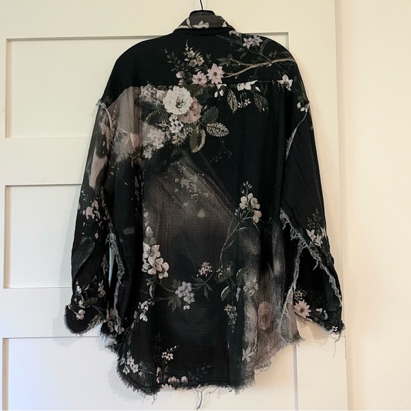R13 Shredded Seam Drop Neck Shirt Bleached Floral - Picture 6 of 11
